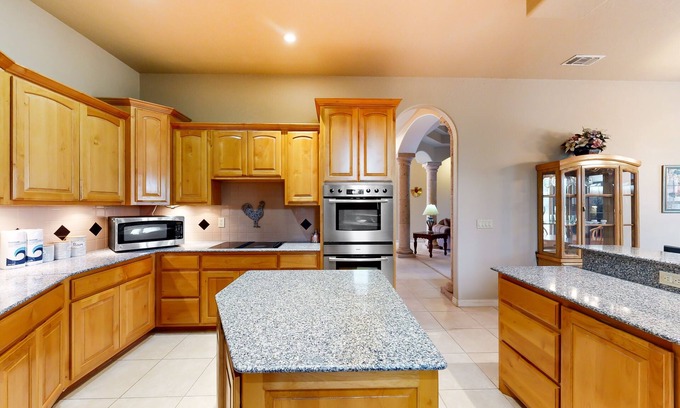 Kerrville House | Dog-friendly luxury home with private pool, fireplaces, home theatre, grill, W/D
