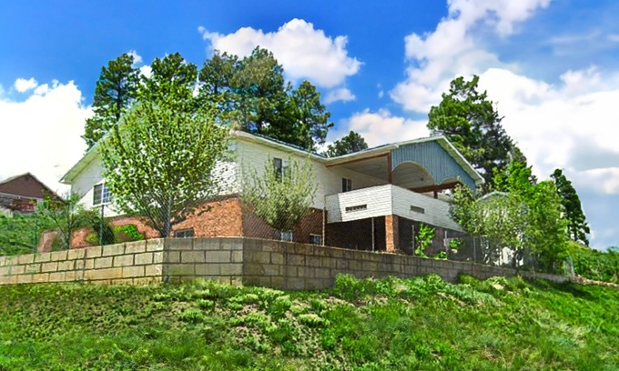 Pagosa Springs House | Dog-friendly, spacious home with three living rooms, pool table, & jetted tub