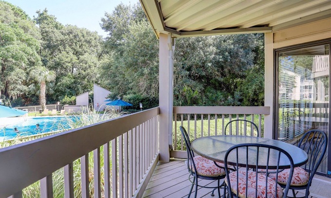 Sea Pines Condo | Dog Friendly 2BR Villa in Sea Pines – Walk to Harbour Town & Beach