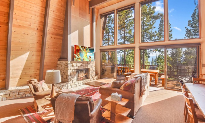 Lake Forest Cabin | Dollar Point Lookout - Lake Views