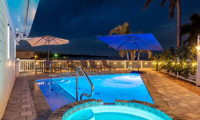 Whitney Beach House | ⚓ Dolphin Bay! Canal front, pool/spa, game room!⚓