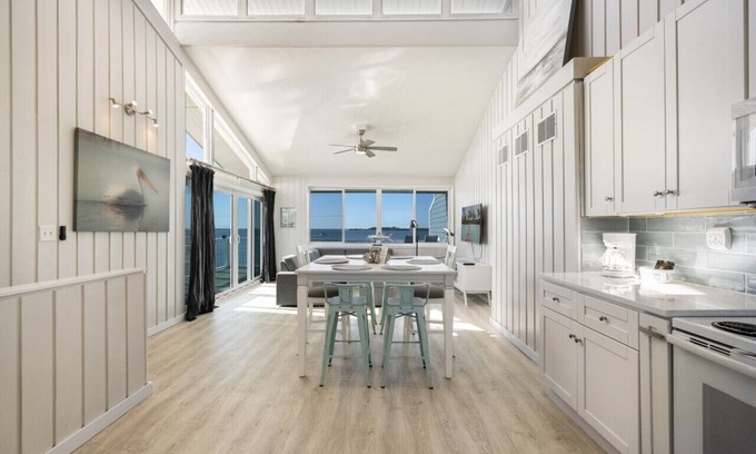 Cedar Key Apartment | Dolphin Watch at the Cedar Cove Townhouses
