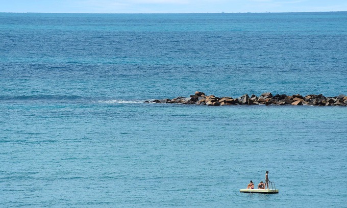 Port Elliot Apartment | Dolphins Beachfront Apartment 4: Gateway to an Incredible Horseshoe Bay View