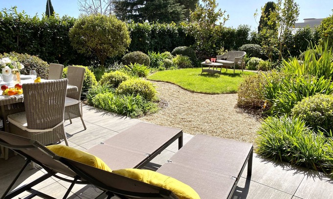 Saint Antoine Apartment | DOMAINE DES ROSES AP4222 by Riviera Holiday Homes