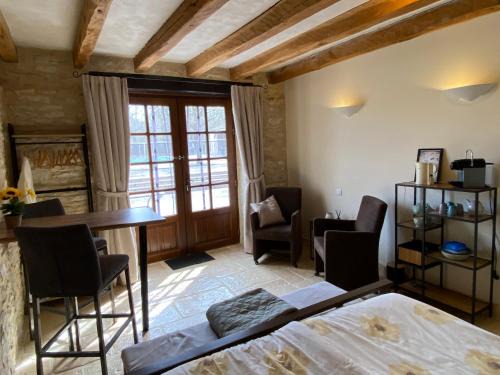 Gourdon Bed & Breakfast | Domaine Rossignol Tournesol