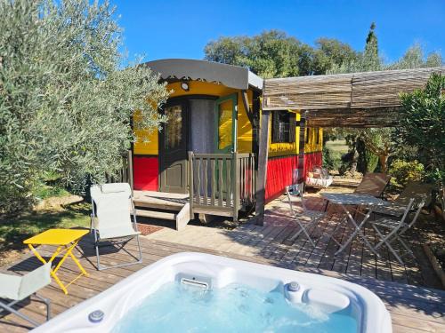 Baron Apartment | Domaine Roulotte Farigoule