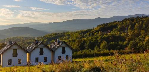 Szklarska Poreba Ski Chalet | Domki Na Skale z widokiem na panoramę Karkonoszy