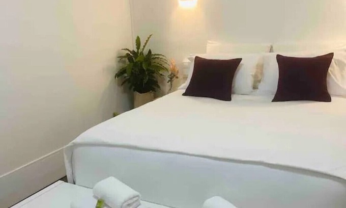 Quartier de la Folie-Mericourt Apartment | Domus Aurea, no Coração Saint-martin, Próximo das Melhores Atrações!