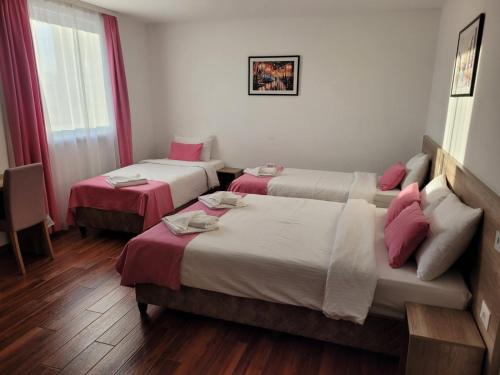 Zemun Apartment | Dona, Altina