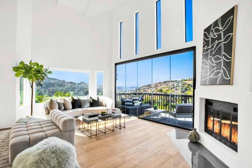 Hollywood Hills House | Dona Teresa by AvantStay Home Studio City Views