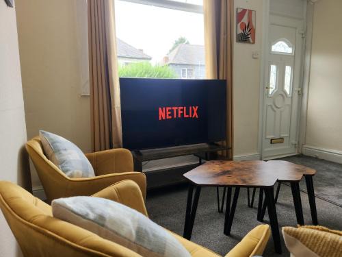 Doncaster House | Doncaster Serviced Accommodation - Apartments - 3 Bed House-Close To A1 & M18 - Contractors - Business Travellers - Families