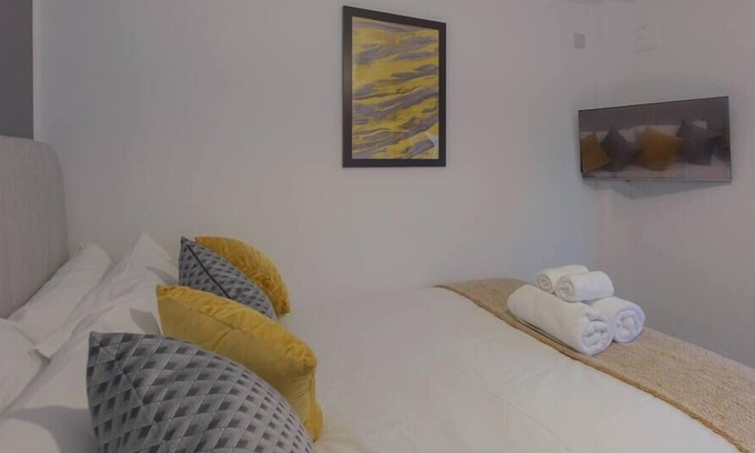 Castle Donington Apartment | Donington Cottage En-Suite 2