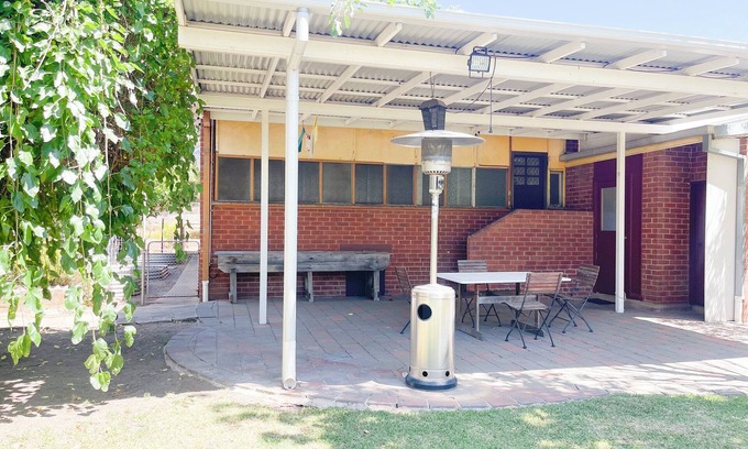 Wagga Wagga House | Donnelly's Delight - 2 Donnelly Avenue