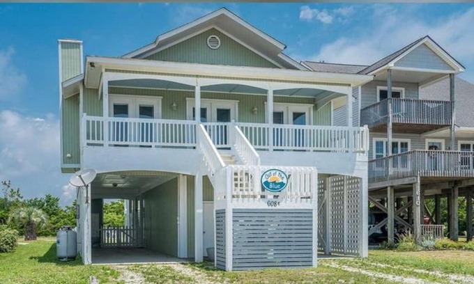 Long Beach House | Donovan's Out of the Blue