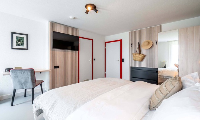 Breisgau-Hochschwarzwald District Apartment | Doppelzimmer M mit Dusche und WC