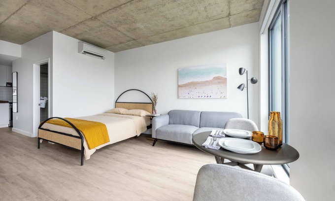 Downtown Montreal Apartment | Dorchester Luxe Studio in Downtown Montreal