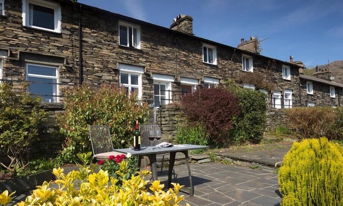 Coniston Cottage | DORMOUSE COTTAGE, romantic, character holiday cottage in Coniston