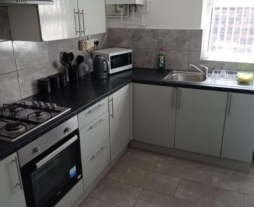 Salford House | Double-Bedroom in the Heart of Salford Manchester Perfect for Short Stays LT4