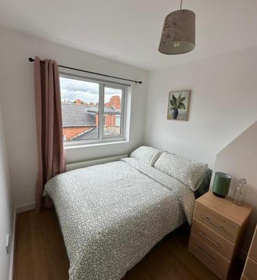 Queens Quarter House | Double bedroom on the Ormeau Road