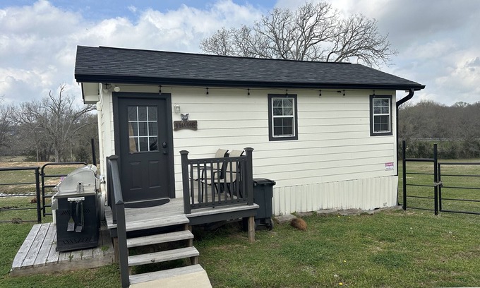 Emory Cabin | Double D Ranch Guest House