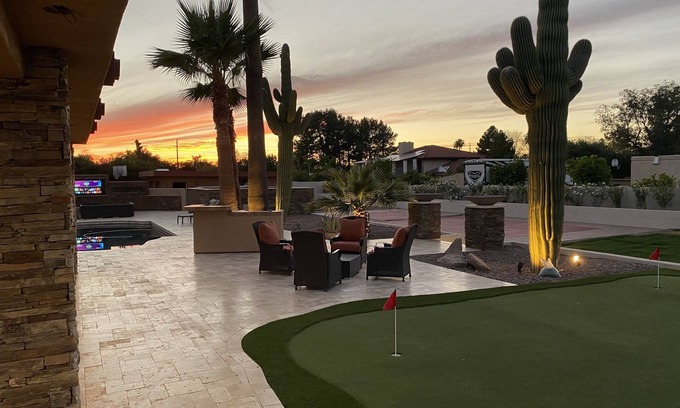 Mesa House | Double Eagle Villa with pool and pickleball close to Scottsdale!