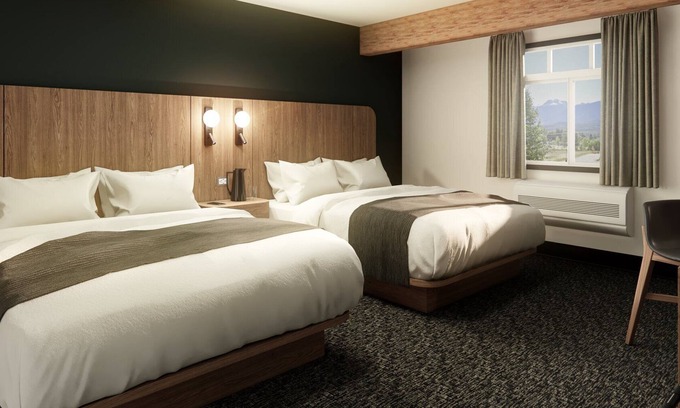 Revelstoke Hotel | Double Queen Room Northwinds