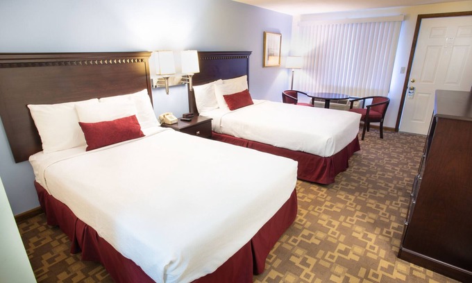 Wells Cabin | Double room - 2 double beds (2)
