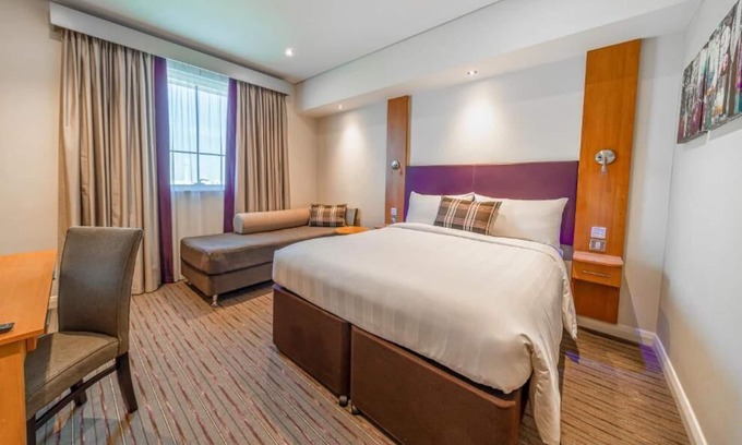 Dubai Investment Park House | Double Room Near Aerosoft Residence By Luxury Bookings