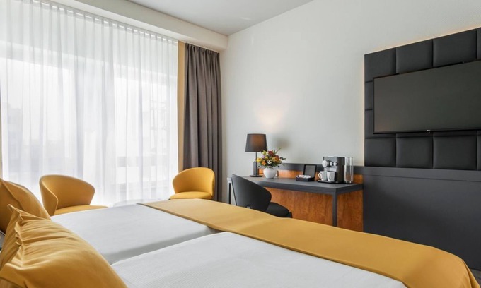 Pirnaische Vorstadt House | Double room Superior, walk-in shower - Dorint Hotel Dresden