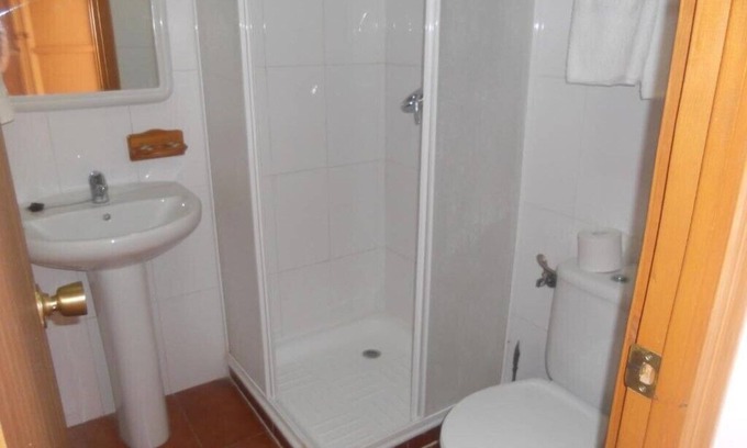 Fuente de Piedra Bed & Breakfast | Double room with bathroom - 1 or 2 beds