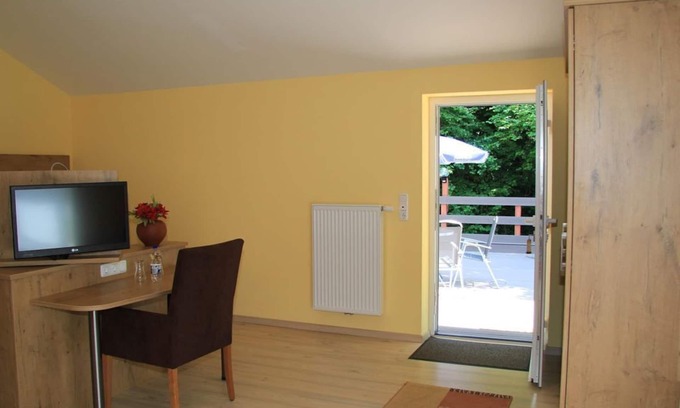 Wasserliesch House | Double room with balcony shower/WC - Cat. COMFORT - Waldhotel Albachmühle
