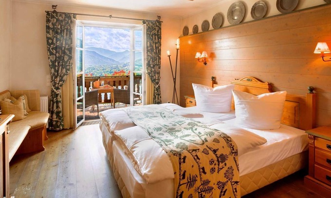 Tegernsee Hotel | Double Room with Balcony - Hotel Leeberghof