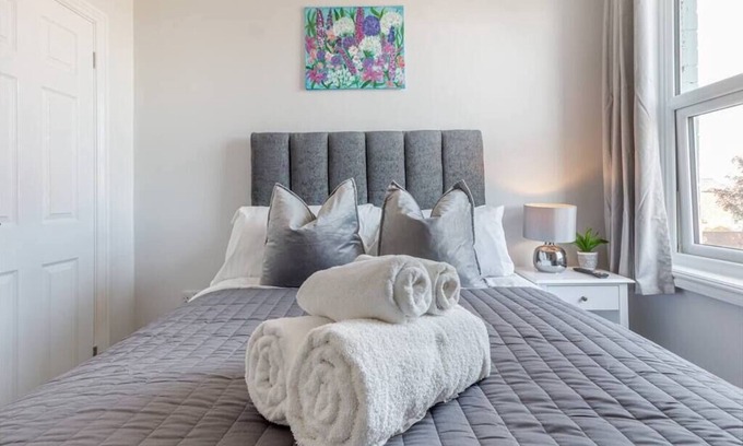 Grimley Apartment | Double Room with En-suite