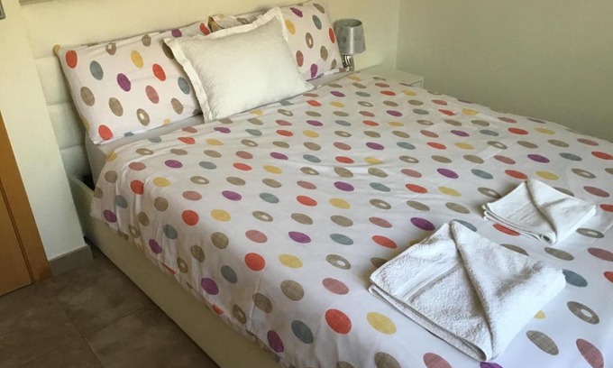 El Albir Bed & Breakfast | Double Room with Shared Bathroom and Shared Communal Areas R4