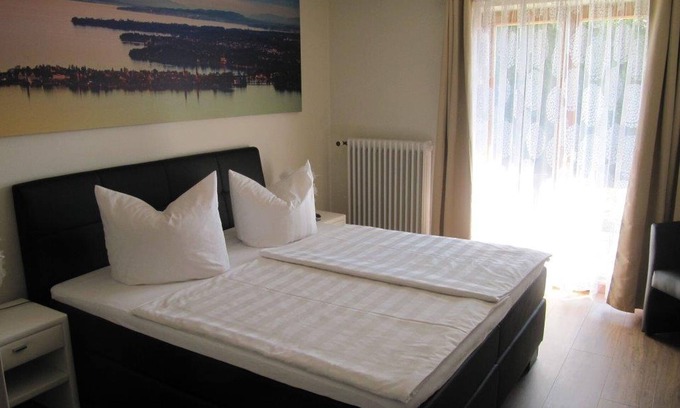 Nonnenhorn Apartment | Double room with shower/WC
