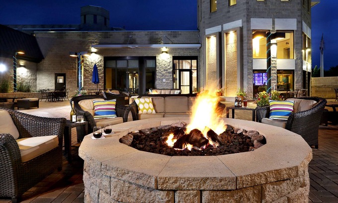 Thornton Hotel | DoubleTree by Hilton Denver - Thornton