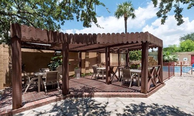 Western Division Hotel | DoubleTree by Hilton Laredo