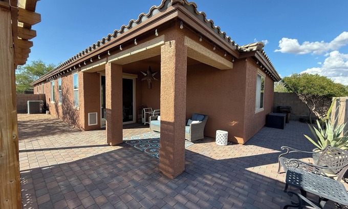 Dove Mountain House | Dove Mountain Perserve, dog friendly home.