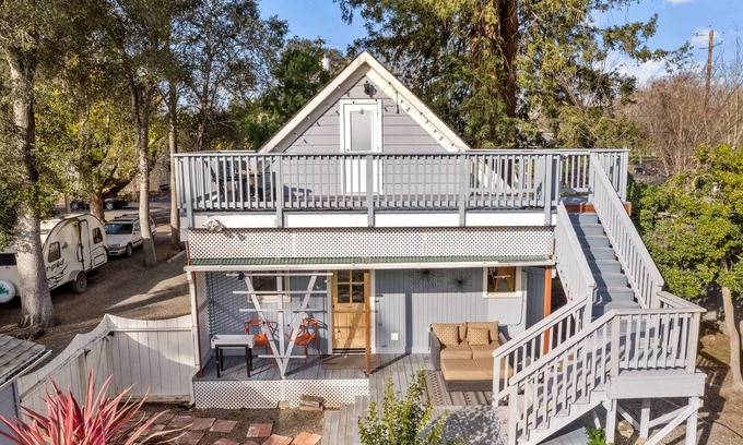 Napa House | Down Town NAPA HOT TUB Retreat - 3 Bed l 2 bath Center Location around Wineries