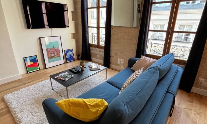 1st Arrondissement Apartment | Down Town Saint Honore Palais Royal Louvre