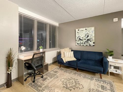 Downtown Des Moines Apartment | Downtown 1br By Steps From Wells Free Parking