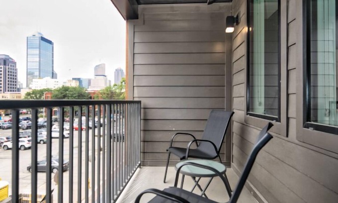Lockerbie Square Apartment | Downtown 1BR: Gym, Smart TVs, Free Parking