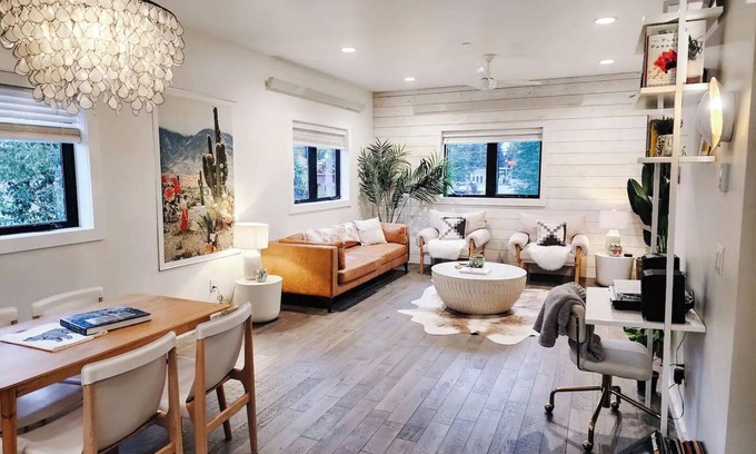 Pinedale Apartment | Downtown 2BD 1.5BA Mountain Town Apt