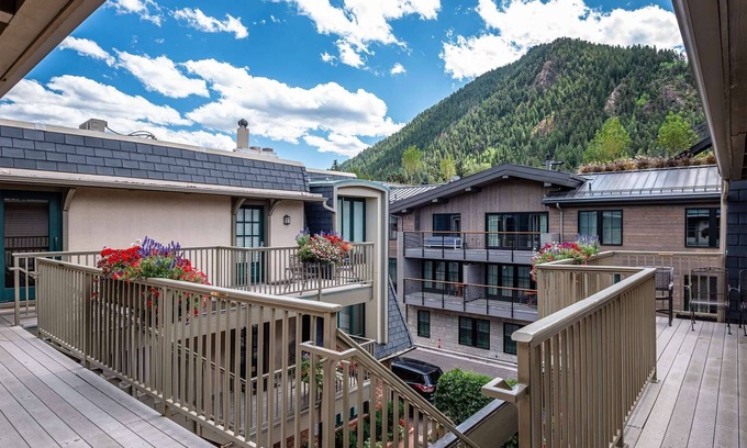 Aspen Condo | Downtown Aspen Getaway! Steps To Gondola, Shops, Dining, Hiking & Biking. AC In Bdrms, Wood FP, W/D
