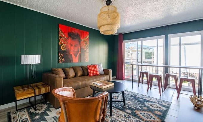 West Campus Apartment | Downtown Austin & UT Vibes, All In One!
