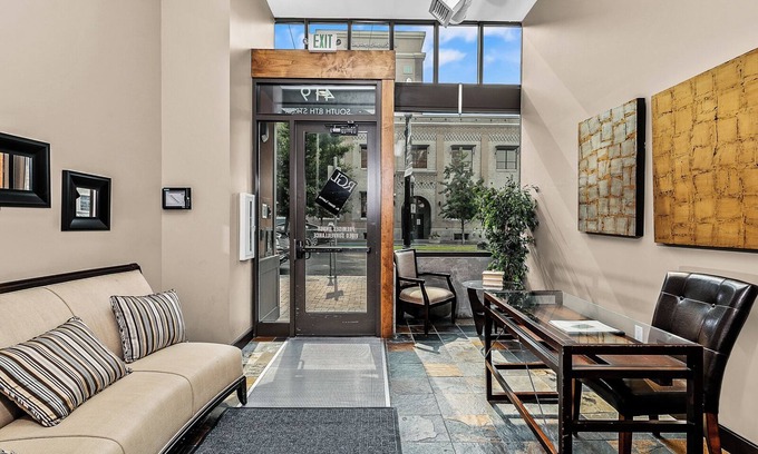 Boise Condo | Downtown Boise Condo! Central walking location