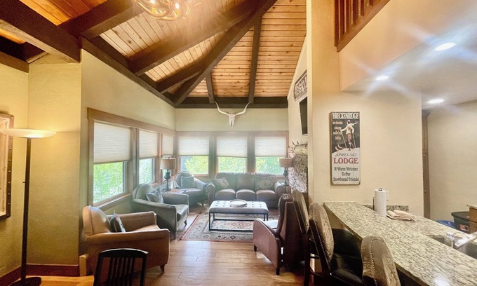 Historic District Condo | Downtown Breckenridge Hideaway | 2BR/Loft. Pool & Hot Tub!
