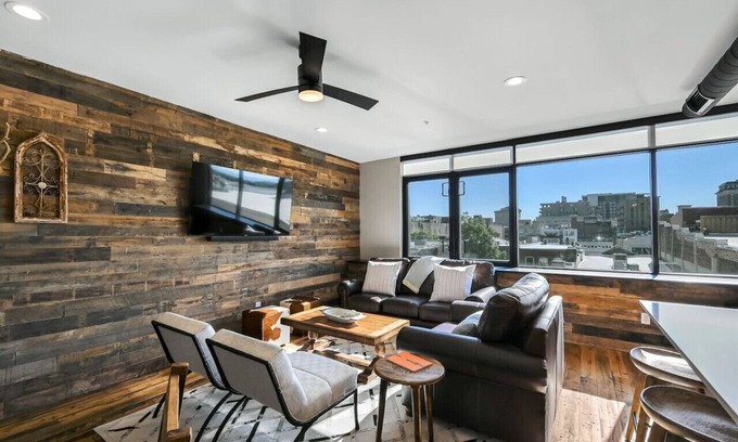 Downtown Asheville Apartment | Downtown Condo with Two Ensuite King Bedrooms