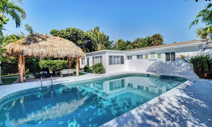 Delray Beach House | Downtown Delray Beauty heated pool home Sleeps 10 and close to beach