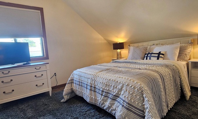 Oscoda Apartment | Downtown Digs - upstairs apartment in the heart of downtown Oscoda!